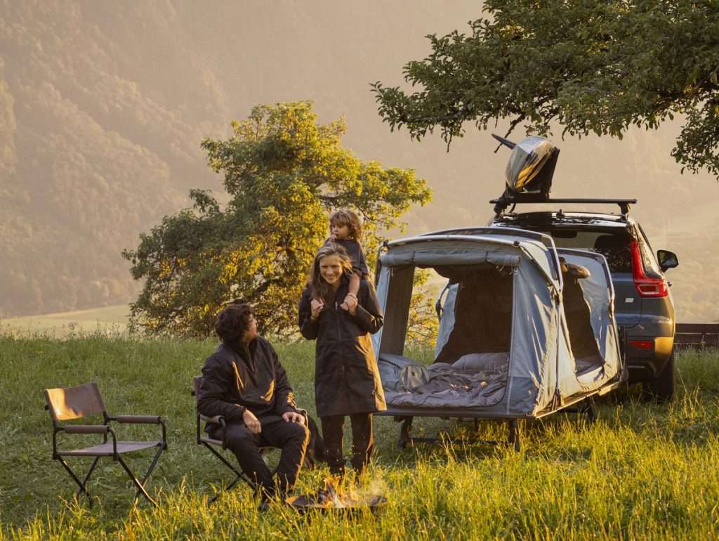 thule-kamperen-tent-trekhaak-auto