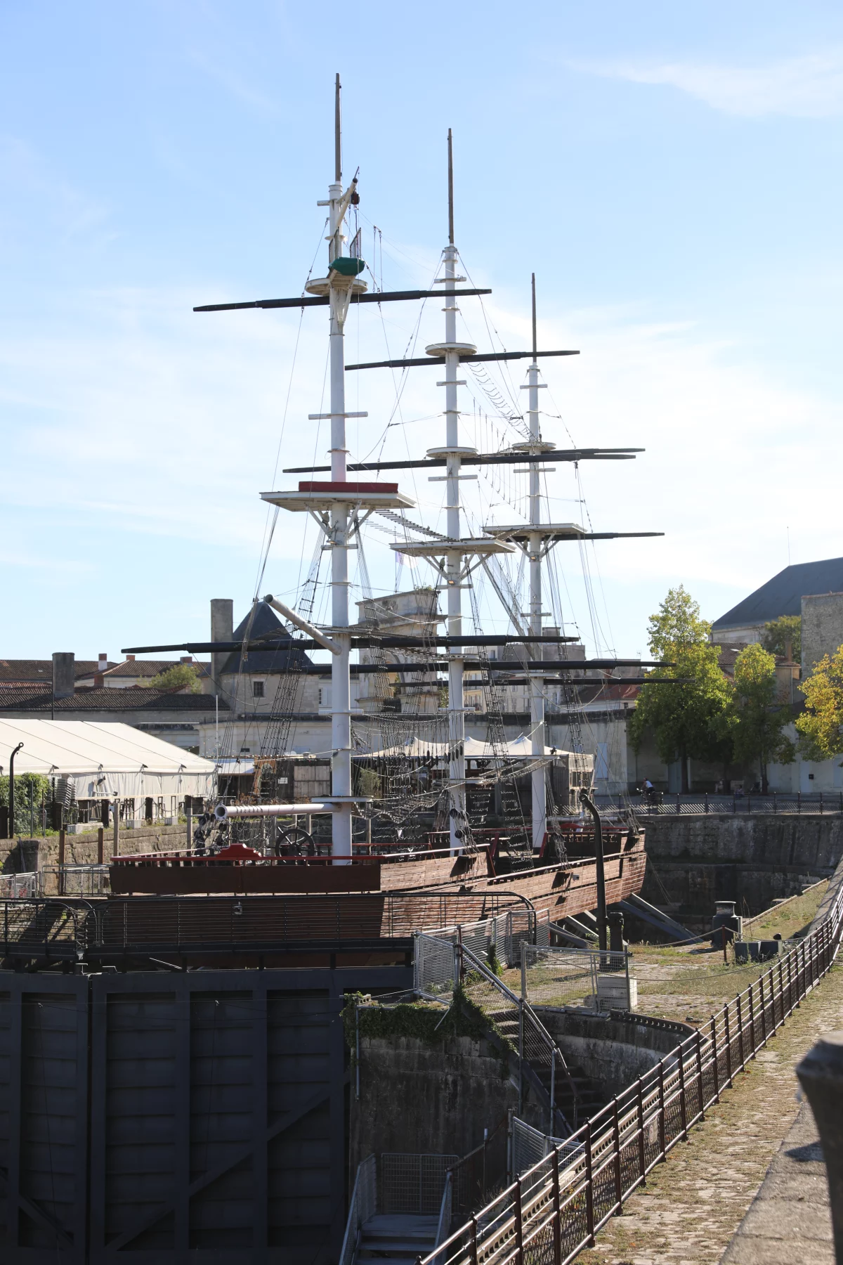 Historisch zeilschip bij het maritieme arsenaal van Rochefort