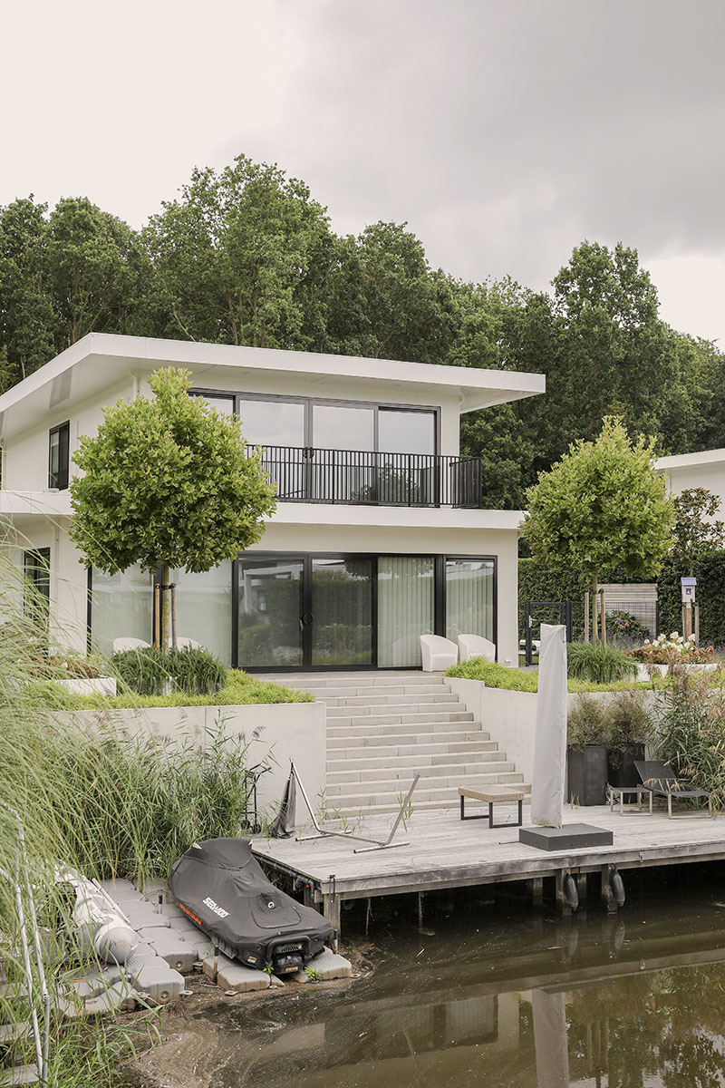 Luxe villa aan het water op Harderwold Villa Resort