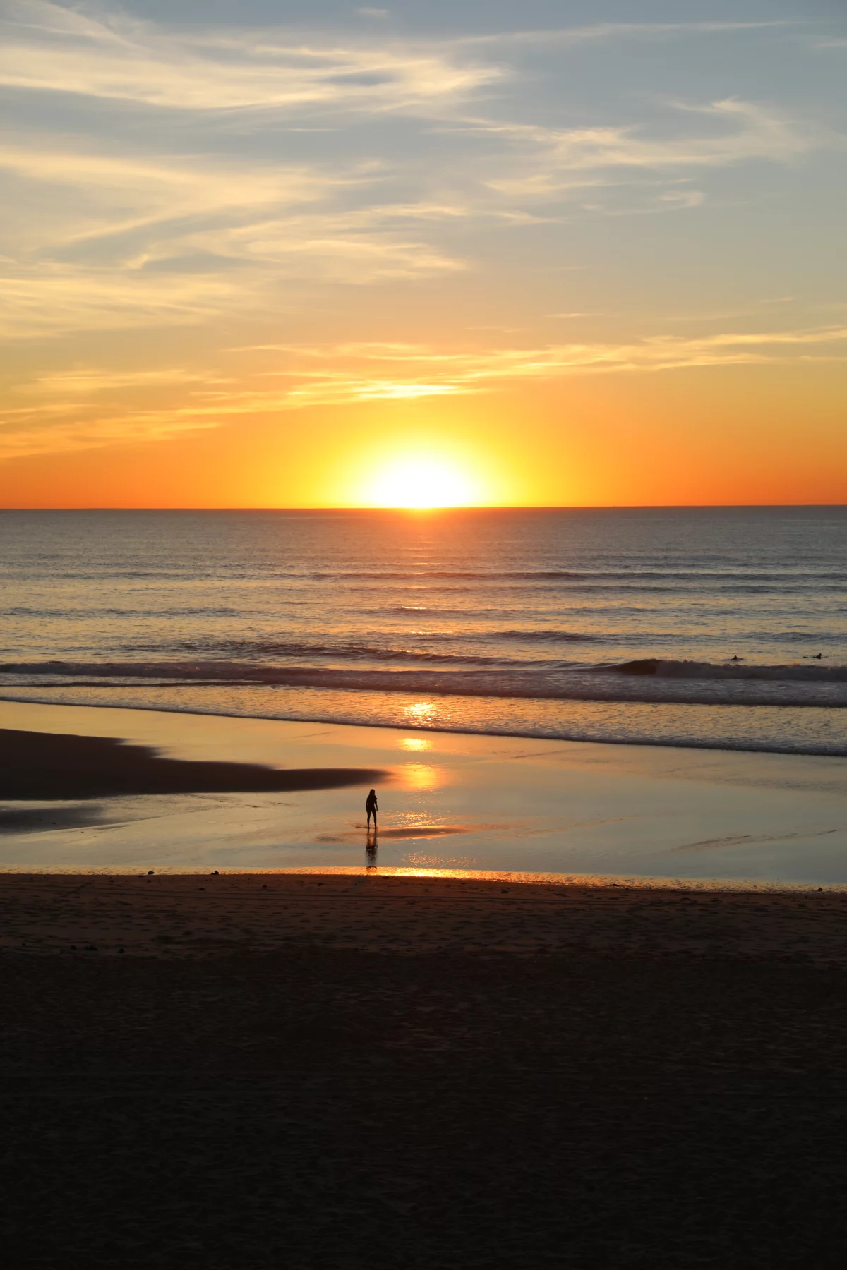 Zonsondergang boven de Atlantische Oceaan bij Lacanau