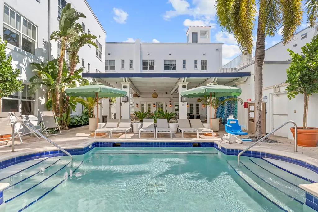 Buitenzwembad van Corendon South Beach Miami
