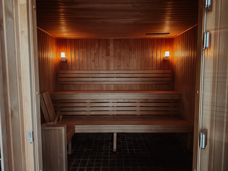 Houten sauna bij Le Barn
