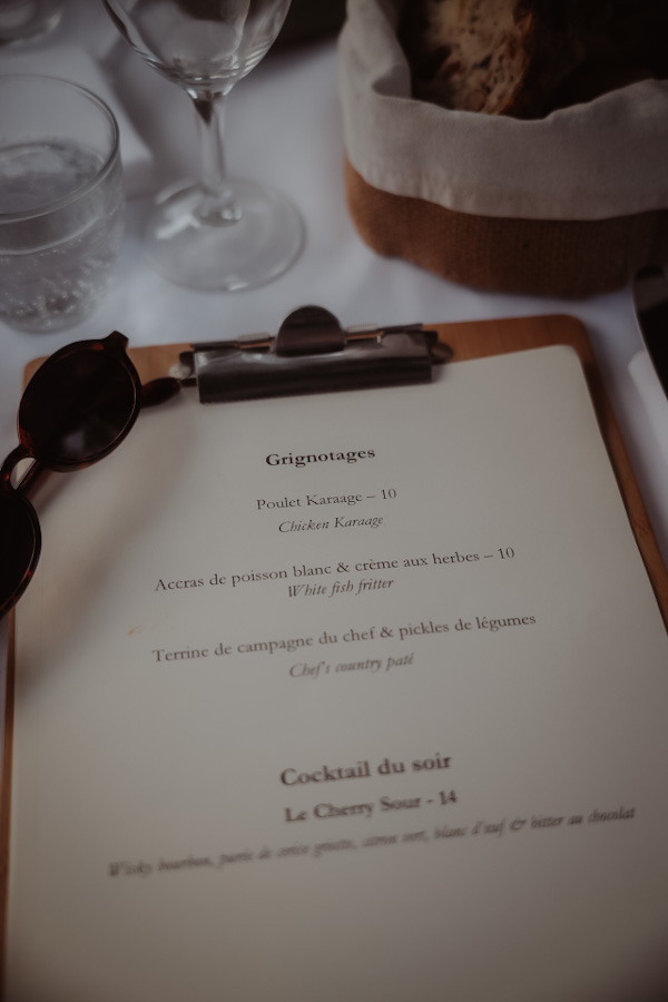 Menukaart in het restaurant van Le Barn